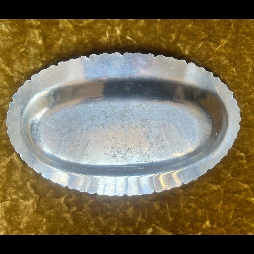 Vintage Forman Family Hammered Aluminum Bread Tray 12”X 7” Oval Chrysanthemum